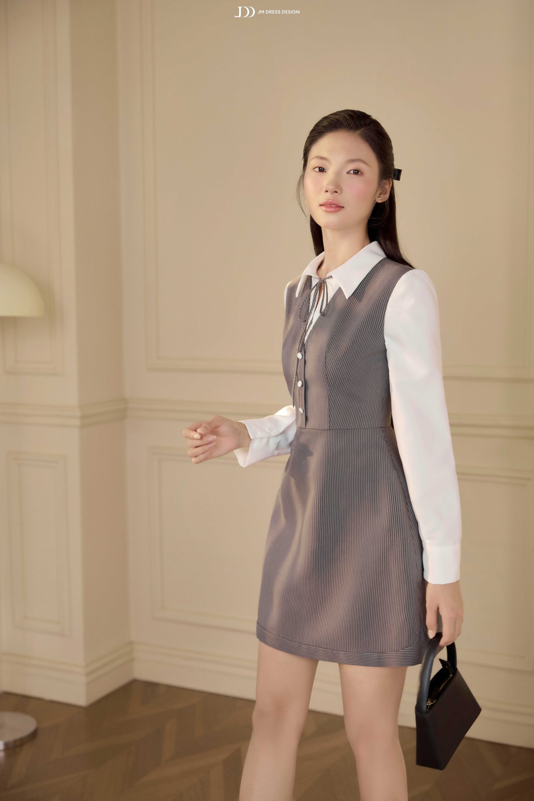 Dam-Thu-Dong-co-V-phoi-so-mi