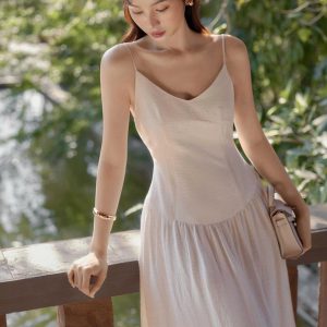 Đầm 2 Dây Bổ Cong Ngực, Nhún Hông, Đầm Dáng Maxi Midi Cổ V Xoè Nhẹ Mặc Đi Biển Phong Cách Resort Wear